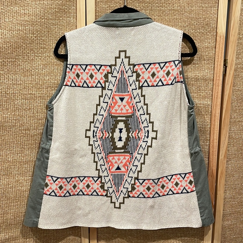 Utility Vest With Patterned Back- Size Medium - image 3